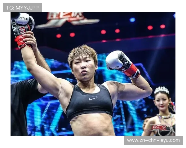 汪柯菡尝试调整出拳节奏，以强化连击稳定性